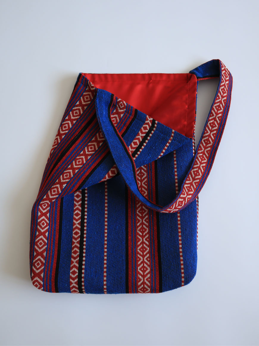 Otantik Kilim Desenli Omuz Çantası